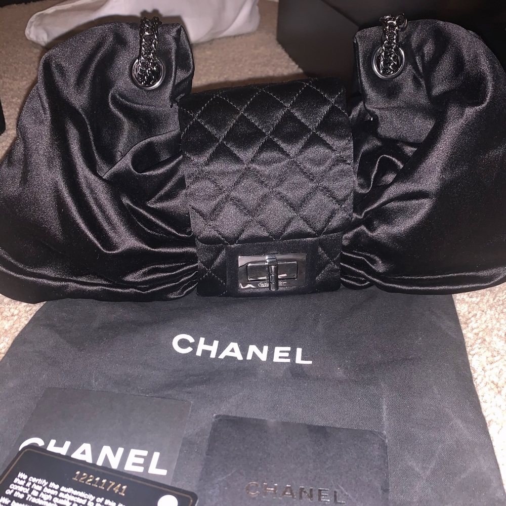 AUTHENTIC Chanel bag cross body, clutch, hand bag